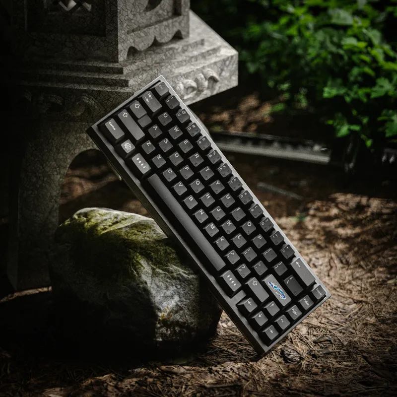 Atmospheric 3D scene featuring GMK Nichirin keycaps by Moriimx on a Qi65 keyboard. Creative keyboard presentation by MiKeyDigit.