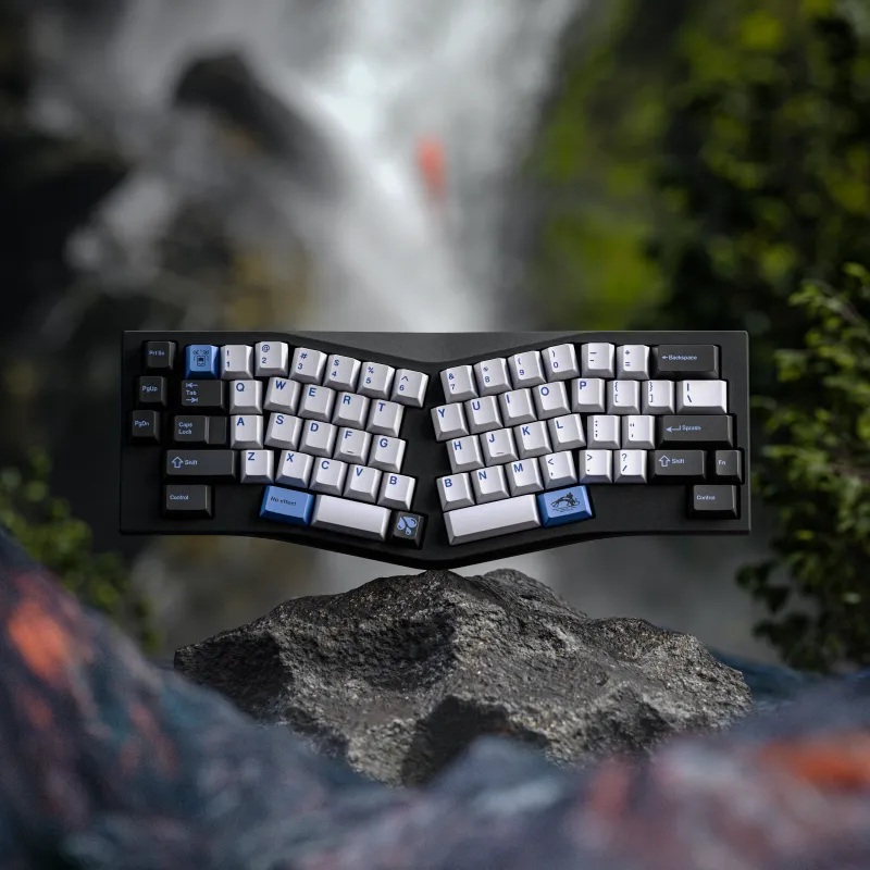 GMK Splash - Featured Mechanical Keyboard Project by MiKeyDigit