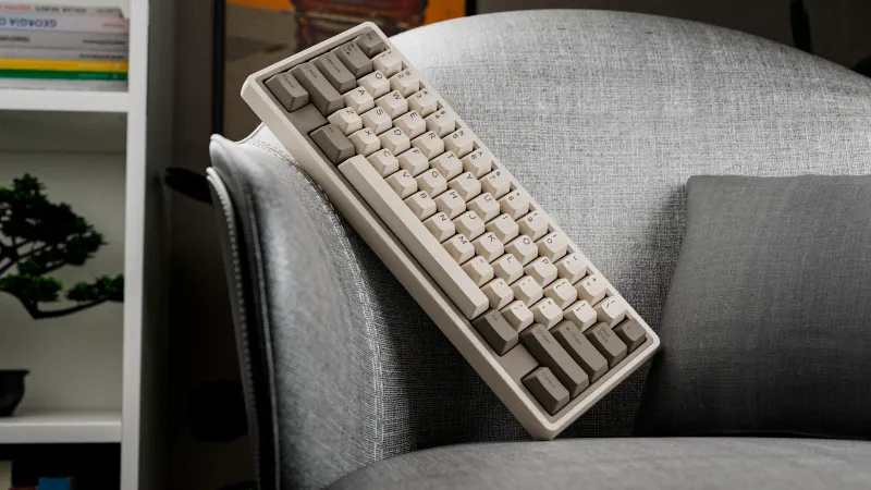 Pangea Mini keyboard by Bowl with GMK Hineybeige keycaps. Minimalist and professional 3D product render by MiKeyDigit.